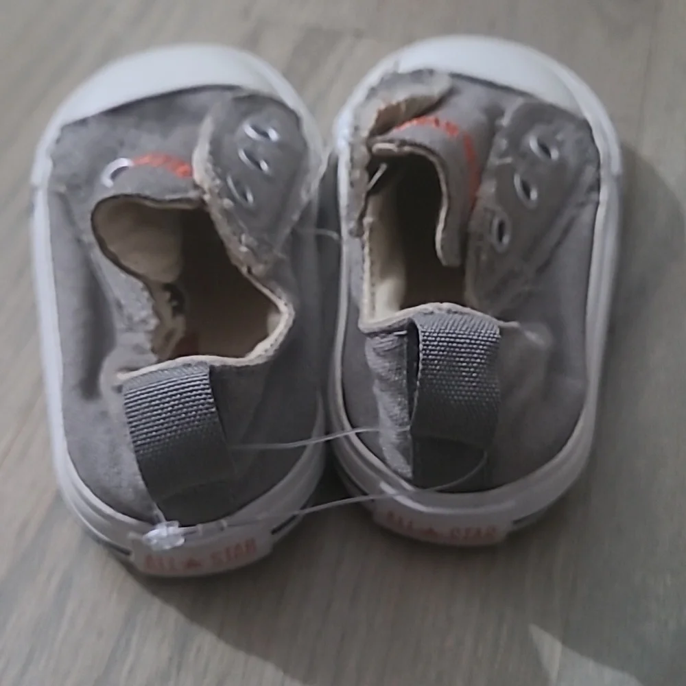 Converse - Picture 3 of 4